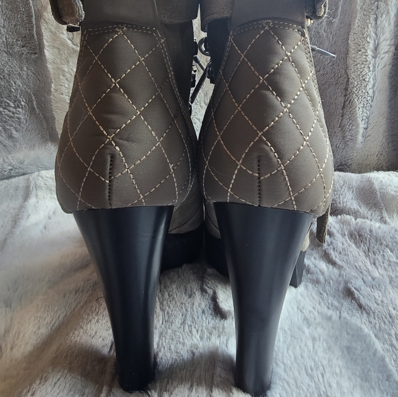 NWOT GUESS Booties - Picture 2 of 8